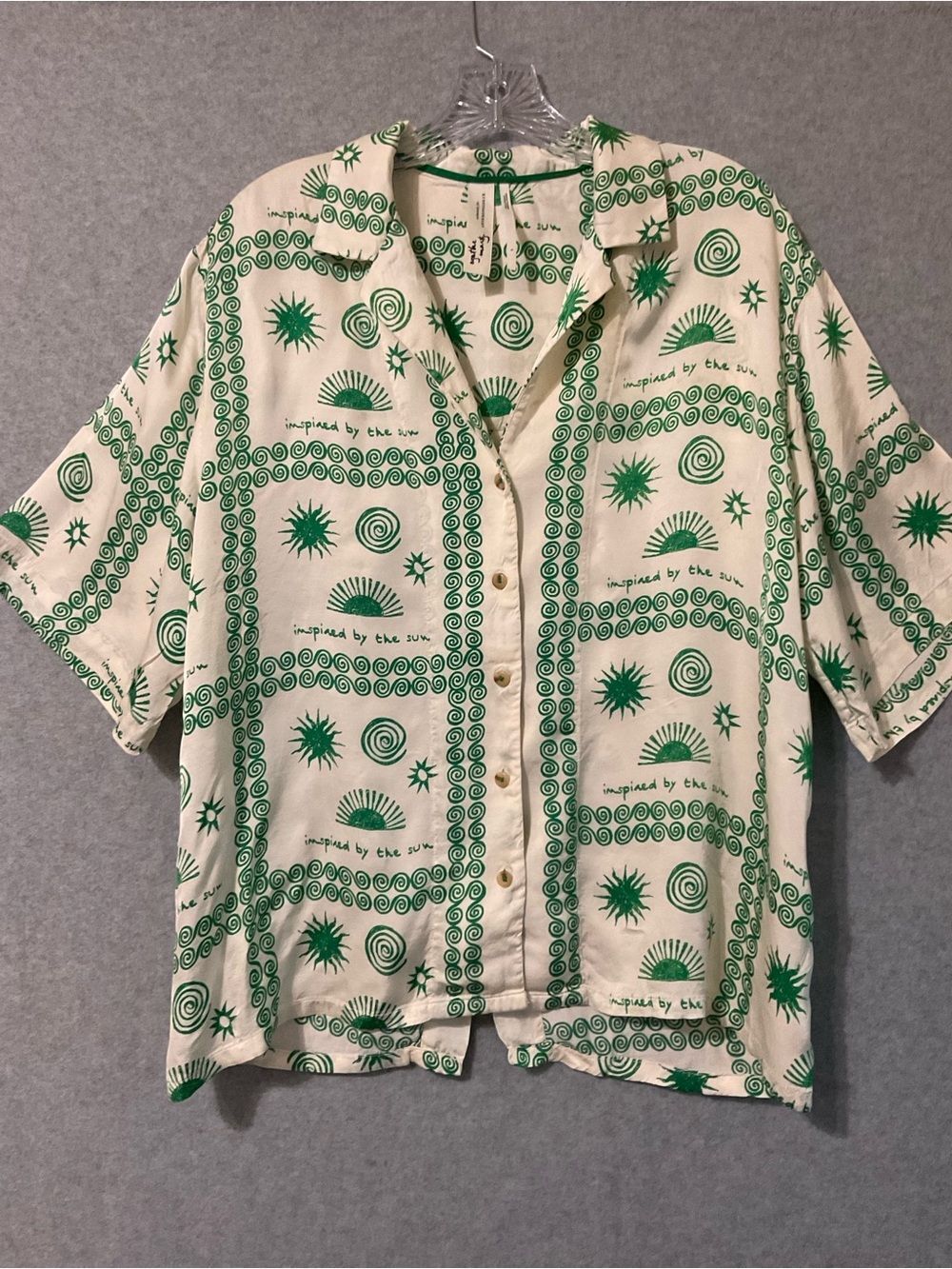 Anthropologie Button Front Sun Print Shirt open back Cream and Green Sz L - Picture 6 of 10
